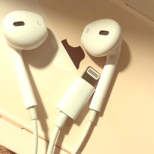 iPhone 8 ear buds